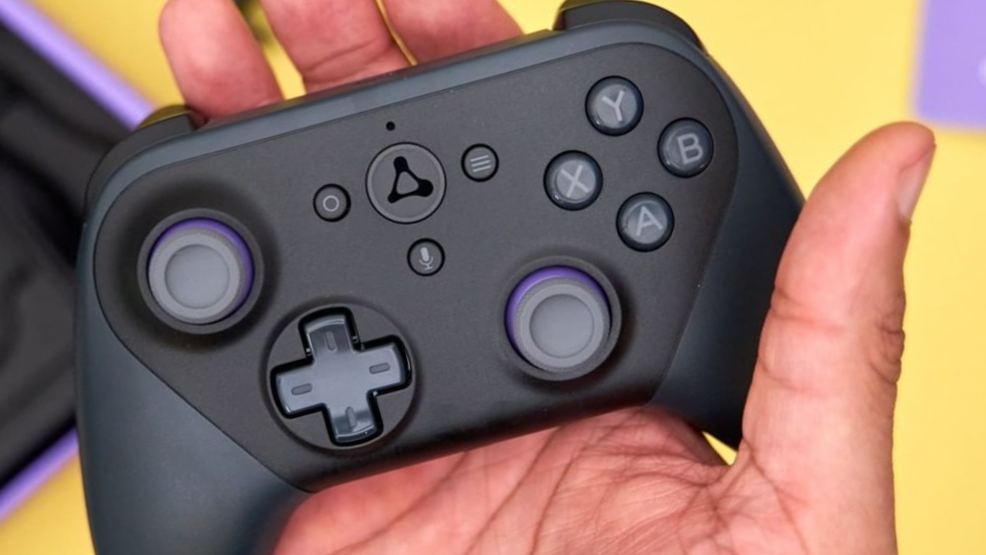 Amazon Luna Controller Hands-On - Games on Luna